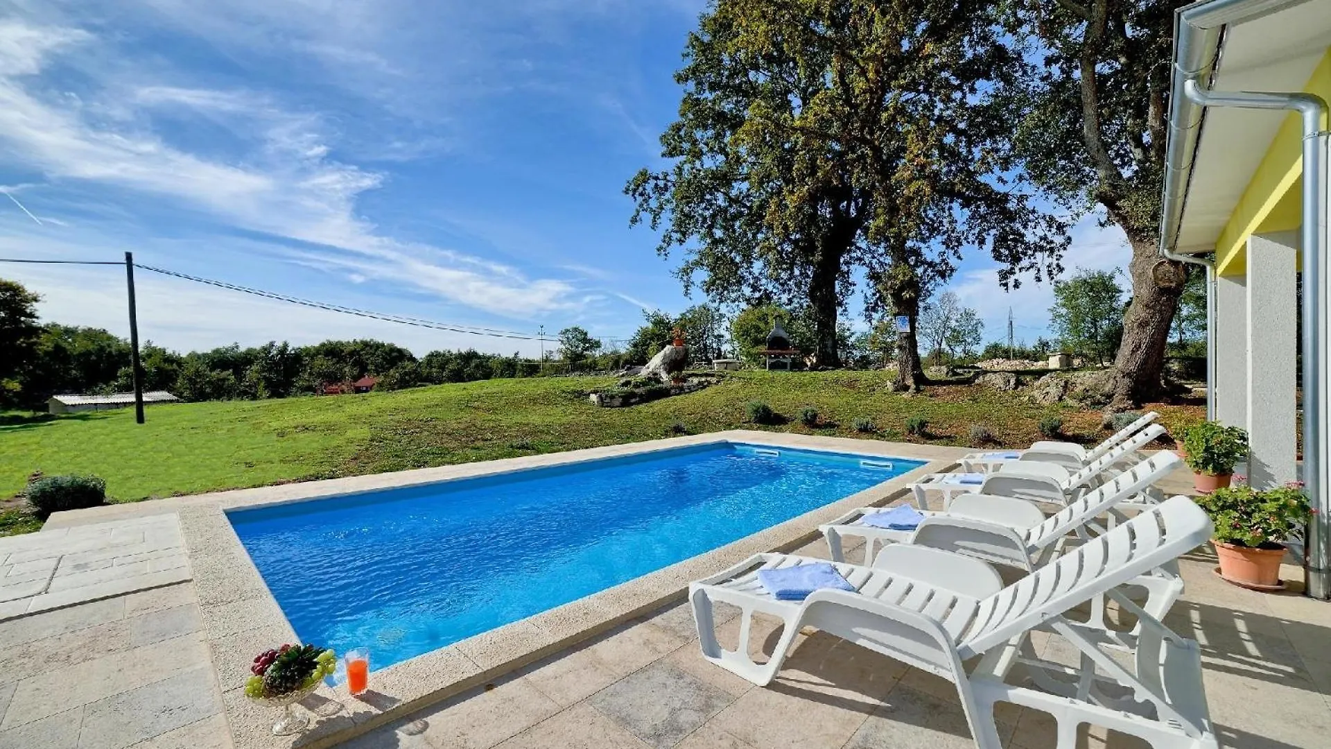 Ferienhaus Mit Privatpool Fuer 6 Personen Ca 100 Qm In Divsici, Istrien Suedkueste Von Istrien location